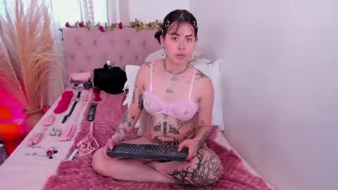 saskia_vellour online show from 07/23/26, 06:28