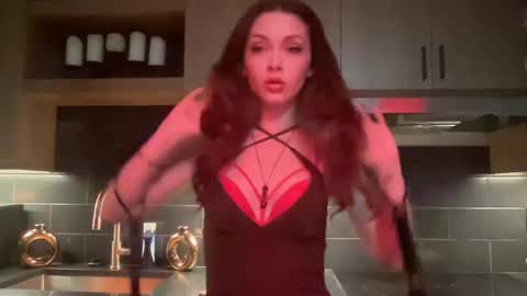 saskia online show from 10/12/25, 05:39