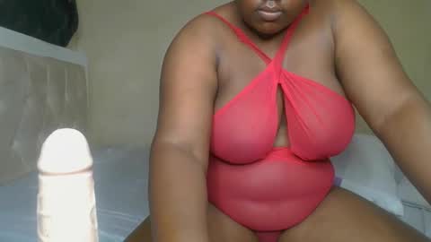 sassie_bee online show from 12/01/24, 10:43