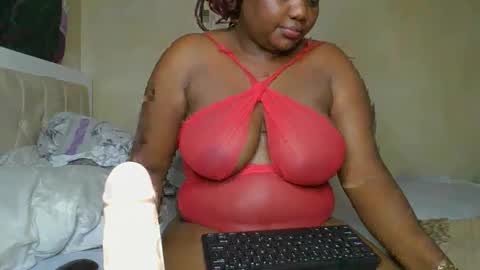 sassie_bee online show from 01/07/25, 02:42
