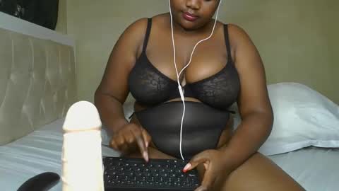 sassie_bee online show from 01/16/25, 01:58
