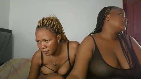 sassie_bee online show from 10/26/25, 01:22