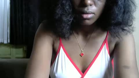 Snapshot of sassy_lyne chatting on 12/04/25, 08:12 sassy_lyne online show from 12/04/25, 08:12