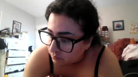Snapshot of sassypandaxxx chatting on 06/16/26, 02:25 koolkat online show from 06/16/26, 02:25