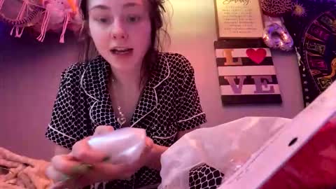 Snapshot of sassyseductive chatting on 04/30/26, 08:57 sassyseductive online show from 04/30/26, 08:57