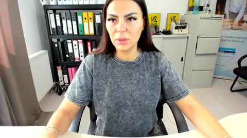 sassytiff online show from 09/13/25, 10:15