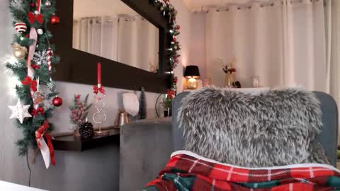 Snapshot of sastina chatting on 12/16/25, 05:18 sastina online show from 12/16/25, 05:18