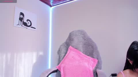    im expecting 300 thumbs up on my altar online show from 01/13/25, 09:20