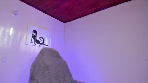    im expecting 300 thumbs up on my altar online show from 01/23/25, 10:22