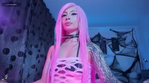    im expecting 300 thumbs up on my altar online show from 10/26/25, 01:00