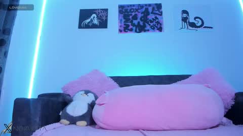 Snapshot of satanbabee_ chatting on 11/17/25, 02:39 im expecting 300 thumbs up on my altar online show from 11/17/25, 02:39