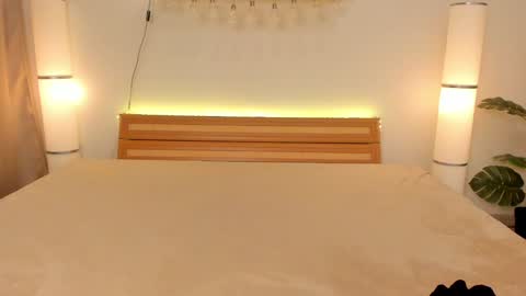 Snapshot of satimilf_ chatting on 12/05/24, 10:45 Sati online show from 12/05/24, 10:45