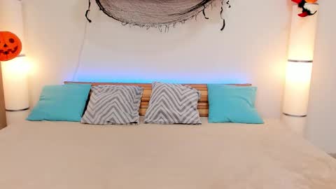 Snapshot of satimilf_ chatting on 10/13/25, 07:52 Sati online show from 10/13/25, 07:52