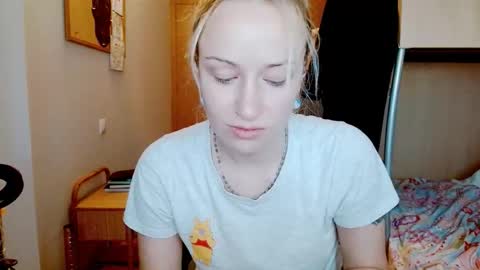 Snapshot of satinqueen90 chatting on 12/01/25, 08:41 Satinqueen90 online show from 12/01/25, 08:41