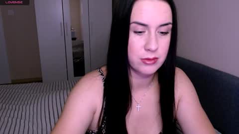Snapshot of satisfaction__ chatting on 12/21/25, 12:45 satisfaction__ online show from 12/21/25, 12:45