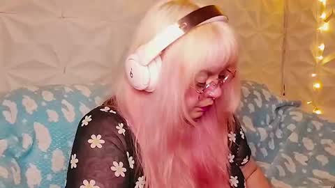 Gina George online show from 06/12/26, 01:15