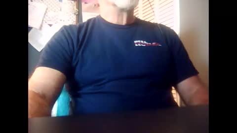 Snapshot of satyr64 chatting on 12/19/25, 03:30 satyr64 online show from 12/19/25, 03:30