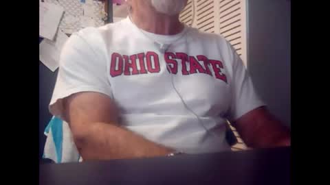 Snapshot of satyr64 chatting on 12/20/25, 09:44 satyr64 online show from 12/20/25, 09:44