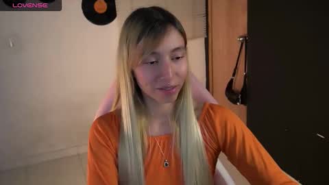 I AM JENN  online show from 06/07/26, 02:16