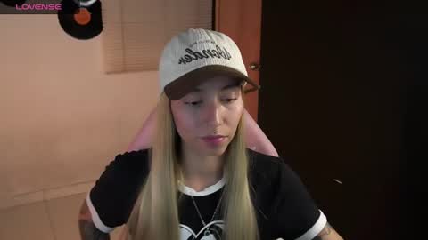 I AM JENN  online show from 06/21/26, 04:04