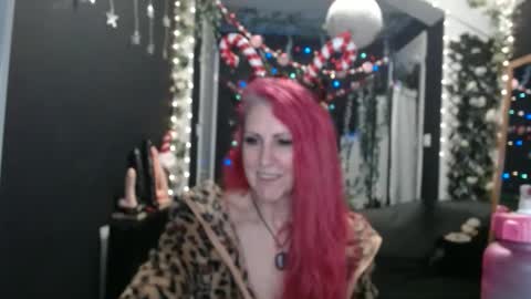 SaucySky online show from 12/11/24, 01:58