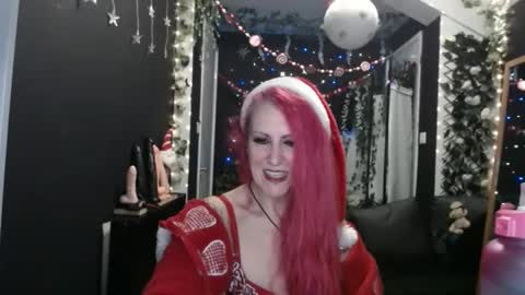 SaucySky online show from 12/11/24, 08:18