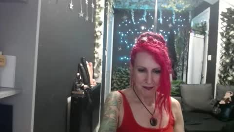 Snapshot of saucysky chatting on 11/12/25, 10:09 SaucySky online show from 11/12/25, 10:09