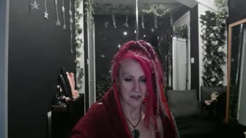 Snapshot of saucysky chatting on 11/30/25, 08:51 SaucySky online show from 11/30/25, 08:51