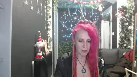 Snapshot of saucysky chatting on 12/03/25, 10:24 SaucySky online show from 12/03/25, 10:24