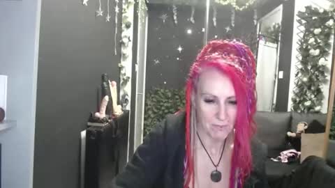 Snapshot of saucysky chatting on 01/10/26, 10:06 SaucySky online show from 01/10/26, 10:06