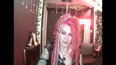 Snapshot of saucysky chatting on 01/17/26, 08:56 SaucySky online show from 01/17/26, 08:56