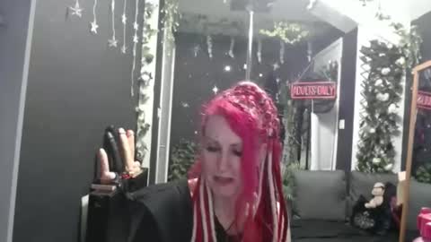 Snapshot of saucysky chatting on 03/08/26, 02:04 SaucySky online show from 03/08/26, 02:04