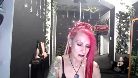 Snapshot of saucysky chatting on 03/21/26, 08:45 SaucySky online show from 03/21/26, 08:45