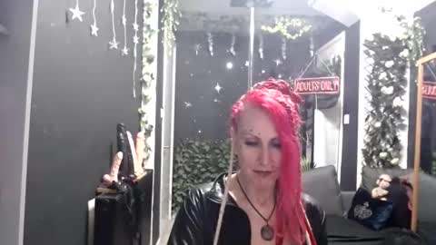 Snapshot of saucysky chatting on 04/10/26, 09:19 SaucySky online show from 04/10/26, 09:19