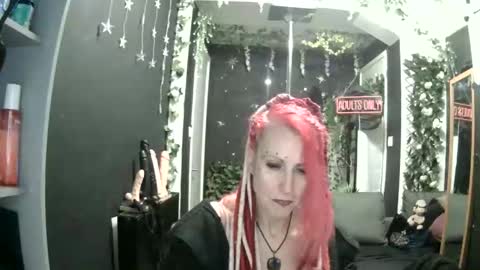 Snapshot of saucysky chatting on 04/13/26, 09:31 SaucySky online show from 04/13/26, 09:31