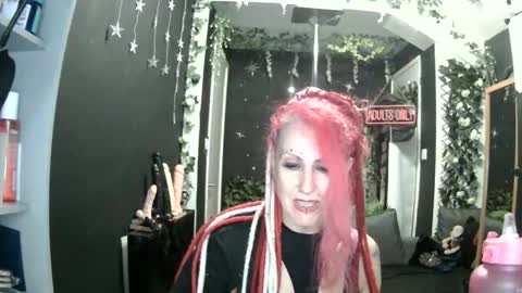 Snapshot of saucysky chatting on 04/21/26, 08:34 SaucySky online show from 04/21/26, 08:34