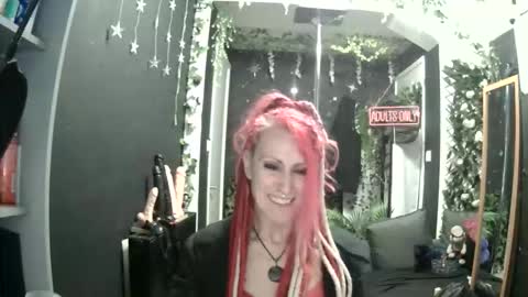 Snapshot of saucysky chatting on 04/26/26, 08:39 SaucySky online show from 04/26/26, 08:39