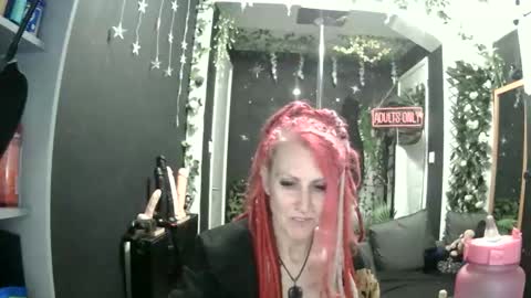 Snapshot of saucysky chatting on 04/29/26, 08:48 SaucySky online show from 04/29/26, 08:48