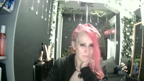Snapshot of saucysky chatting on 05/03/26, 09:43 SaucySky online show from 05/03/26, 09:43