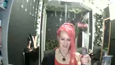 Snapshot of saucysky chatting on 05/19/26, 08:48 SaucySky online show from 05/19/26, 08:48
