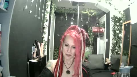 Snapshot of saucysky chatting on 05/20/26, 09:21 SaucySky online show from 05/20/26, 09:21