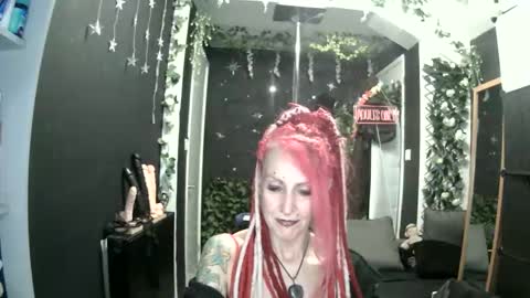 Snapshot of saucysky chatting on 05/23/26, 08:57 SaucySky online show from 05/23/26, 08:57