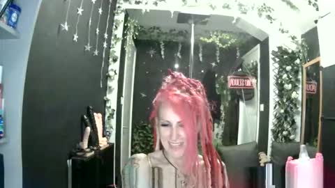 Snapshot of saucysky chatting on 06/03/26, 09:53 SaucySky online show from 06/03/26, 09:53