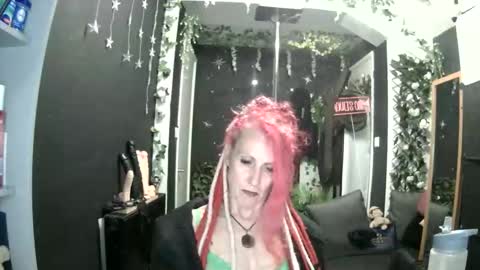 Snapshot of saucysky chatting on 06/09/26, 08:42 SaucySky online show from 06/09/26, 08:42