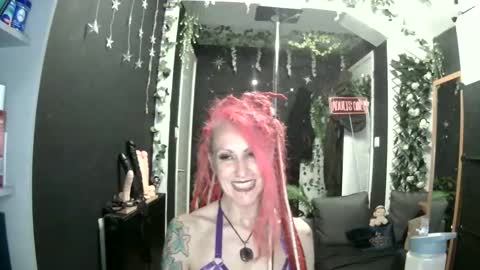 Snapshot of saucysky chatting on 06/10/26, 09:14 SaucySky online show from 06/10/26, 09:14