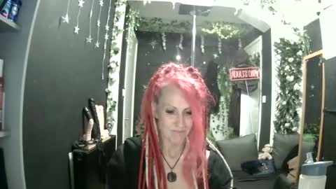 Snapshot of saucysky chatting on 06/11/26, 09:57 SaucySky online show from 06/11/26, 09:57