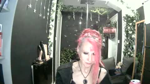 Snapshot of saucysky chatting on 06/13/26, 11:13 SaucySky online show from 06/13/26, 11:13