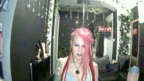 Snapshot of saucysky chatting on 06/15/26, 08:55 SaucySky online show from 06/15/26, 08:55