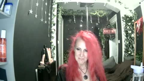 Snapshot of saucysky chatting on 07/20/26, 09:17 SaucySky online show from 07/20/26, 09:17