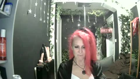 Snapshot of saucysky chatting on 07/23/26, 10:08 SaucySky online show from 07/23/26, 10:08